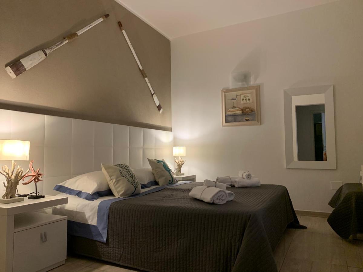 Aquarama Rooms & Apartments Torre Squillace Ngoại thất bức ảnh