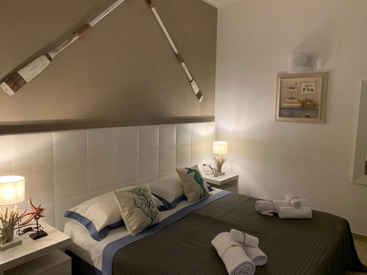 Aquarama Rooms & Apartments Torre Squillace Ngoại thất bức ảnh