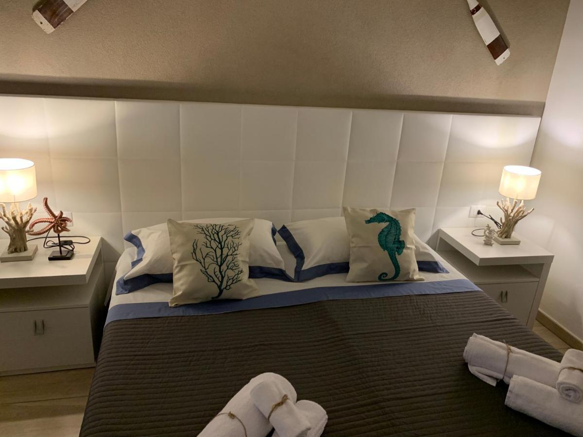 Aquarama Rooms & Apartments Torre Squillace Ngoại thất bức ảnh