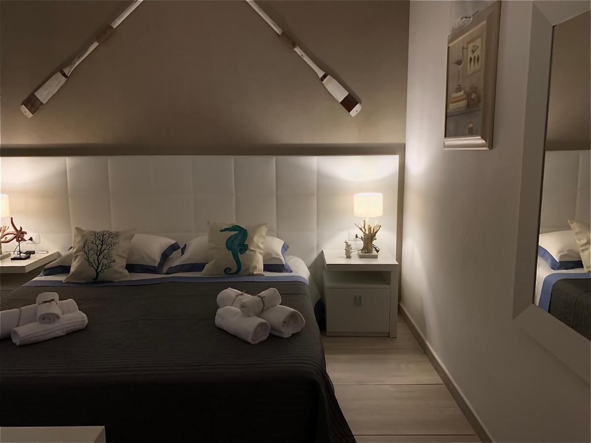 Aquarama Rooms & Apartments Torre Squillace Ngoại thất bức ảnh