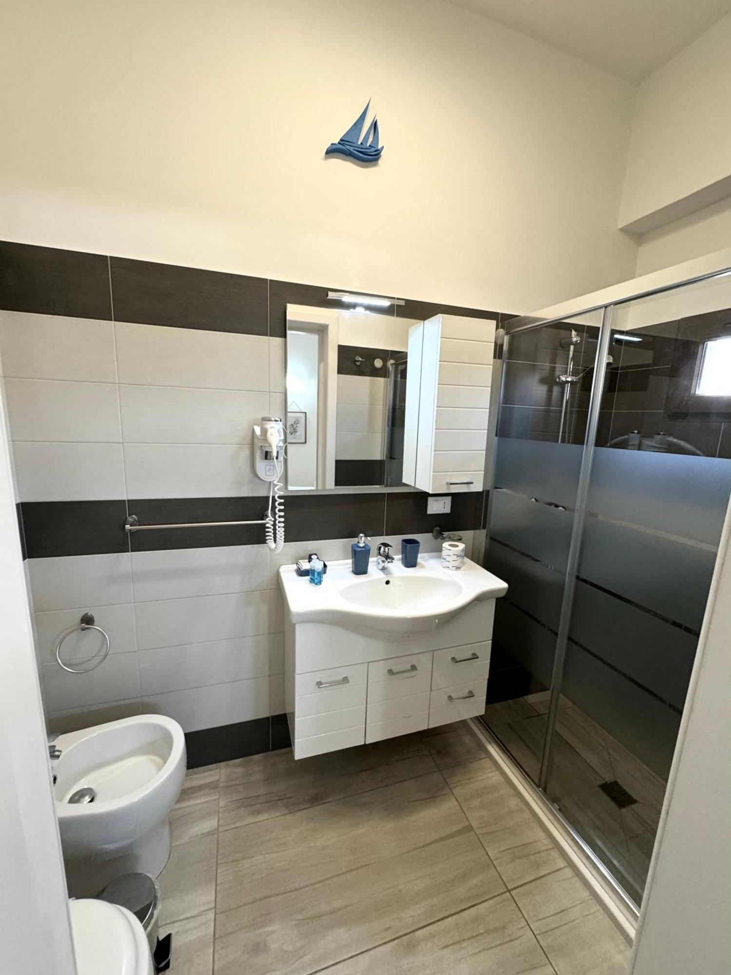 Aquarama Rooms & Apartments Torre Squillace Ngoại thất bức ảnh