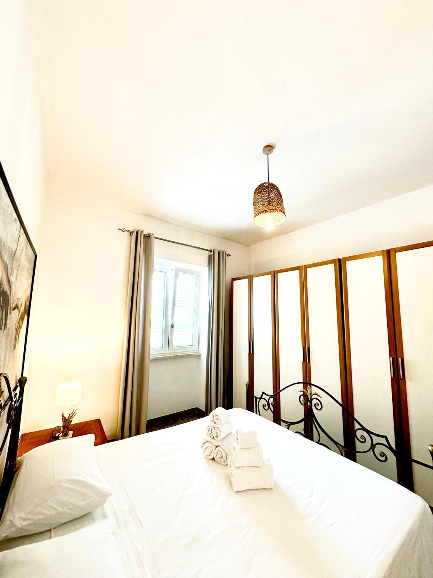 Aquarama Rooms & Apartments Torre Squillace Ngoại thất bức ảnh