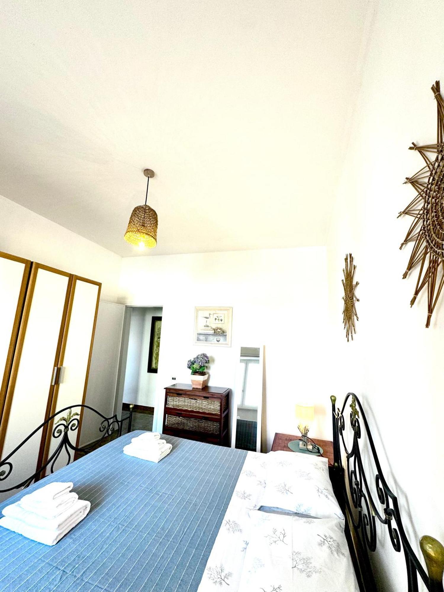 Aquarama Rooms & Apartments Torre Squillace Ngoại thất bức ảnh